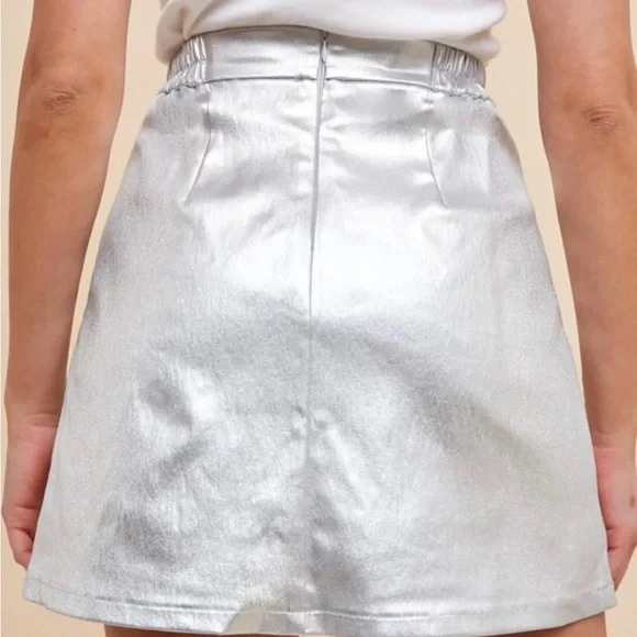 AnnieWear Silver Metallic Skort | NWT | Size Medium | Elastic Waist Party Skort - Picture 2 of 8